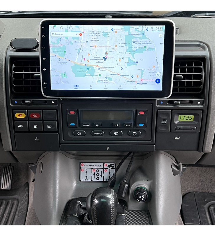 Land Rover Discovery | Car Tablet | Audio Elite