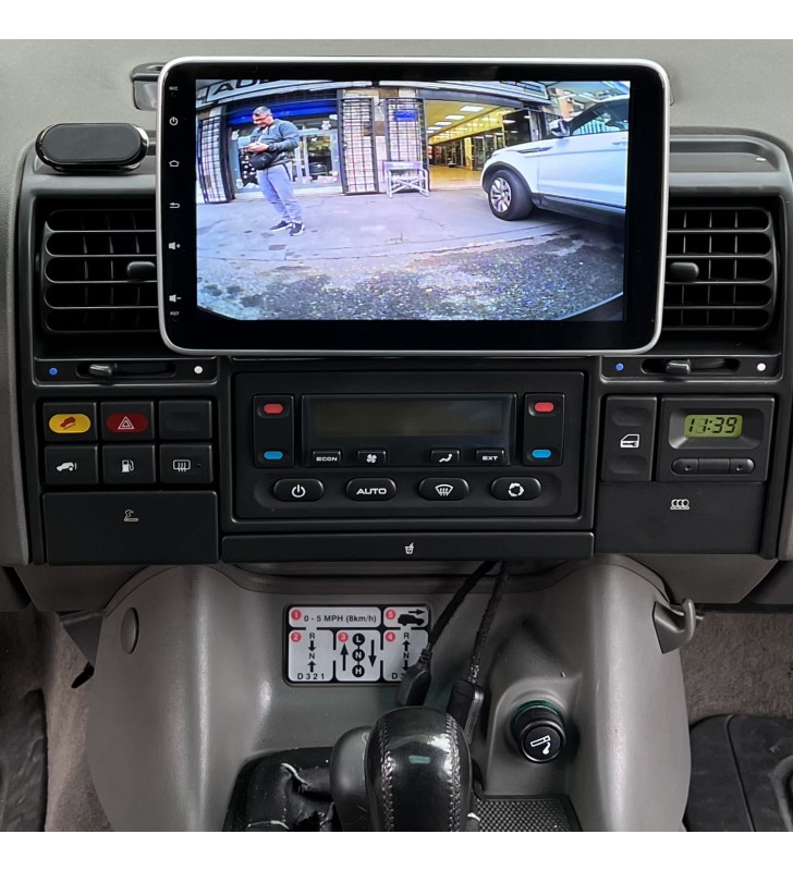 Land Rover Discovery | Car Tablet | Audio Elite