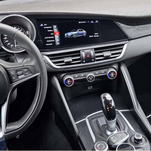Android Apple Car Alfa Romeo Giulia