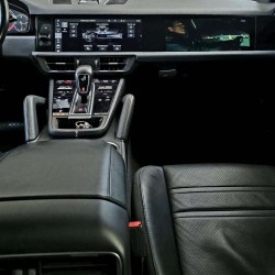 Android Apple Car  Porsche Cayenne