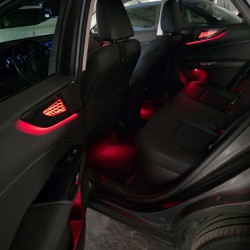 Illuminazione ambiente rossa Lexus NX 350h - posti posteriori